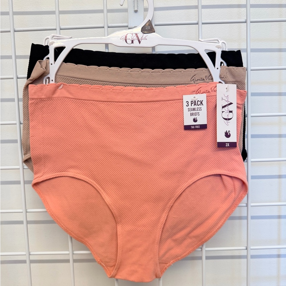Gloria Vanderbilt - Seamless Briefs Trio in Coral, Beige, and Black